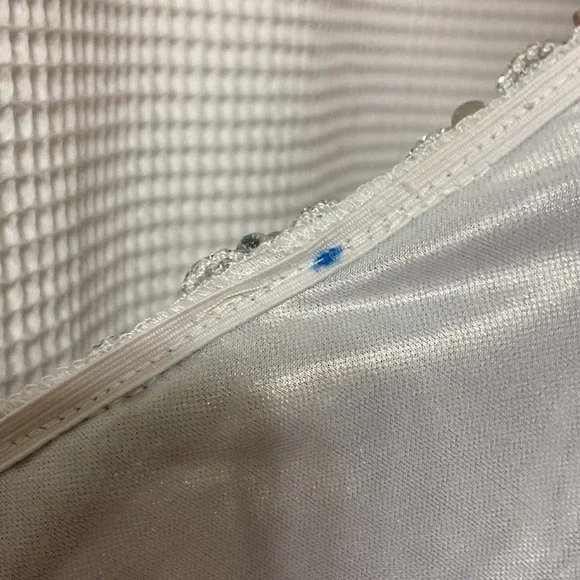 Spirit Halloween women’s silver flapper girl dress. Size adult small (4-6) - Picture 11 of 14